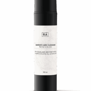 Mykgjørende rensemelk med niacinamide, squalane og panthenol som roer og mykgjør en sensitiv hud. Uten parfyme.