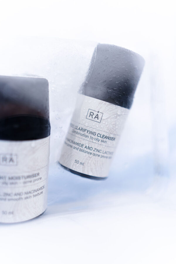 Pore clarifying cleanser